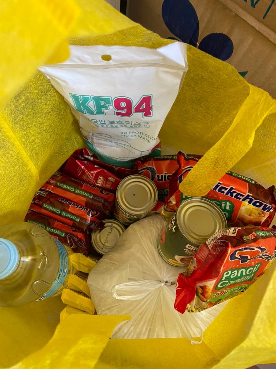 Voedselpakketten na tyfoon in de Filipijnen - Inhoud van pakket